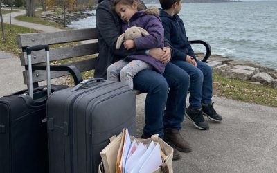 Mi hija fue expulsada con dos niños y dos maletas.
