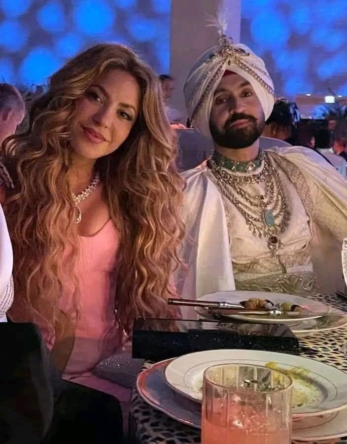 Shakira finalmente confiesa su relación… Ver más